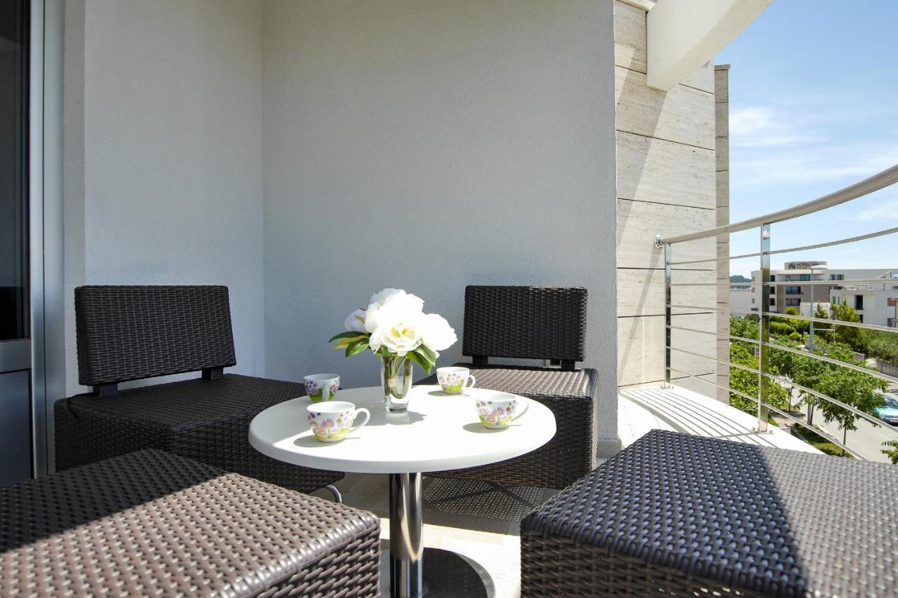 Apartments Milan Макарска Экстерьер фото