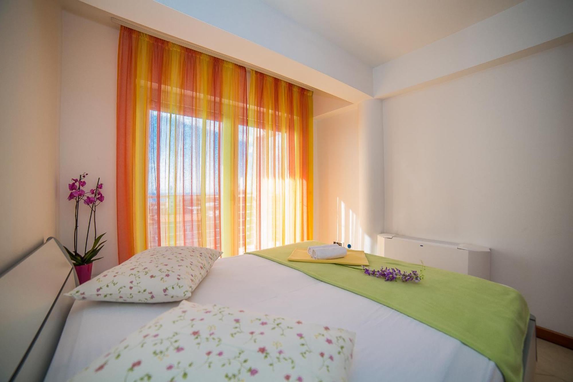 Apartments Milan Макарска Номер фото